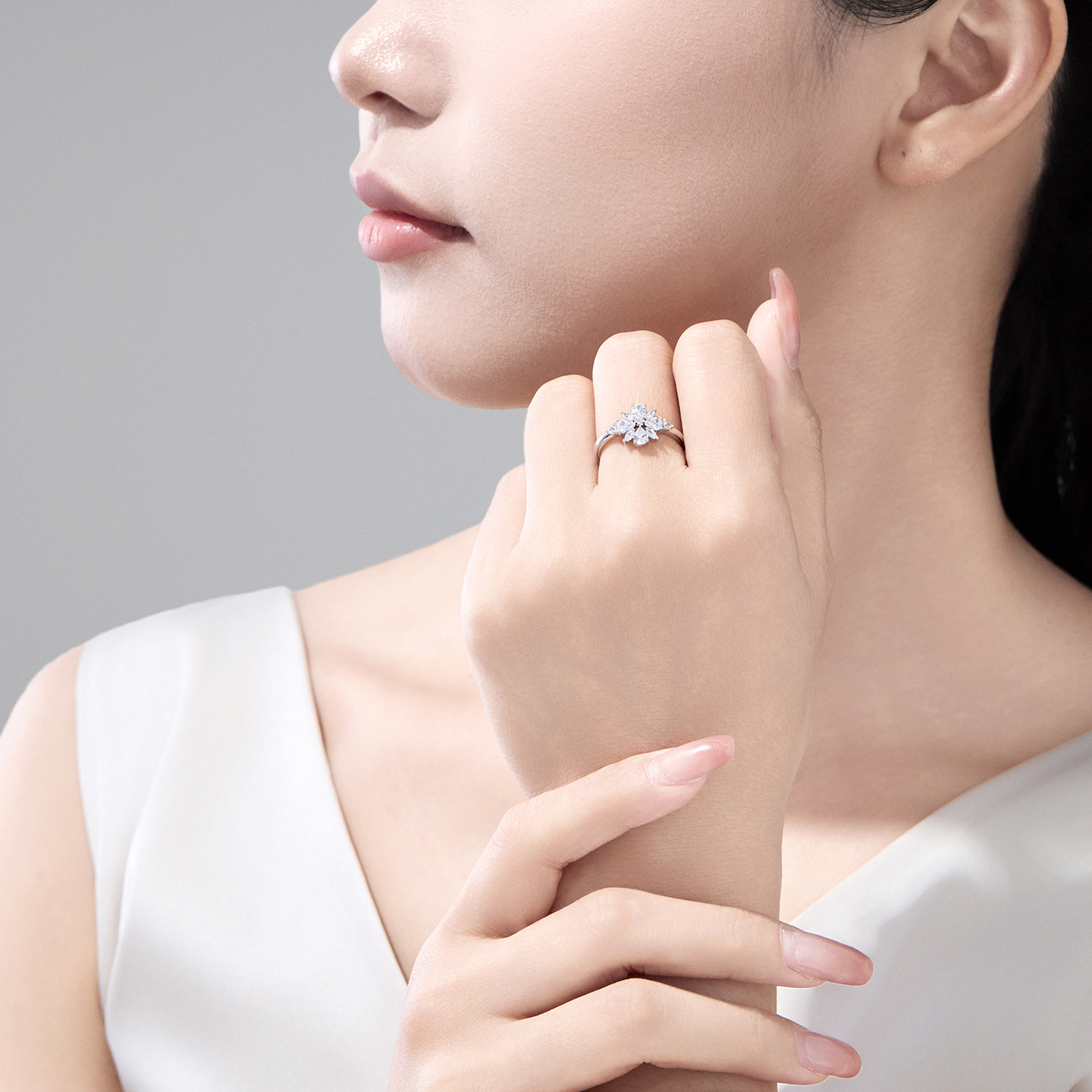 Xuping temperamento elegante anillo de flor simple incrustado zircon anillo de aleación de cobre nicho diseño dulce joyería