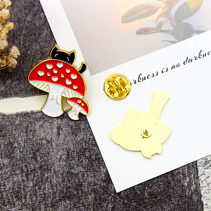 9g Weight Brooches Classification Cartoon Style Pin Mushroom Alloy Enamel Unisex Brooches