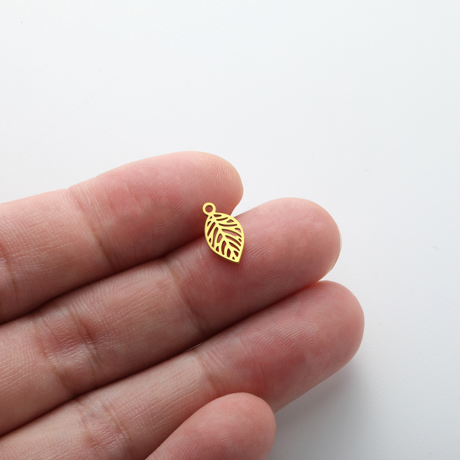 2g Weight Pendant Jewelry Making Type DIY Jewelry Accessories Classification 1 Piece Quantity Stainless Steel Material Leaf, Flower Pattern Polished Finish Plating Design Simple Style Style 1 Piece Stainless Steel Leaf Flower Polished Pendant 4