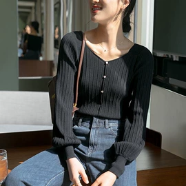 女式针织衫;连衣裙;吊带背心