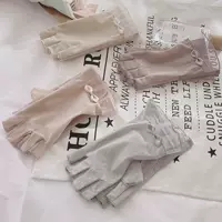 Солнцезащитные перчатки с половиной пальца, тонкие летние перчатки для вождения, ледяной шелк, кружево, нескользящие, дышащие, УФ-маникюр, велосипедные перчатки без пальцев