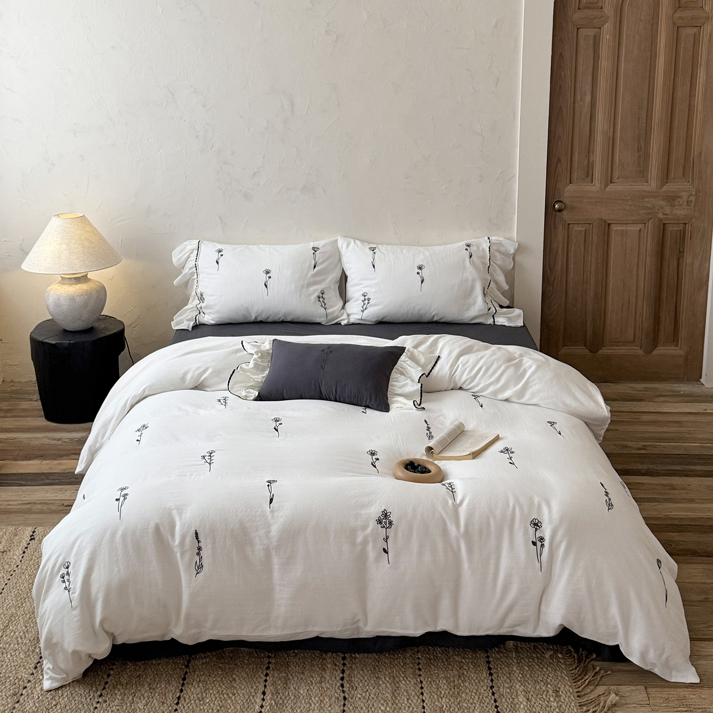 Four-piece Bedding Set Pure Cotton Crinkled Gauze French Lace_voghion.com