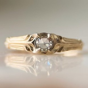 Ψ�S �����s�Ͻ���18K��ɫŮʿ�ν� �r��һ�wˮ荽�W�����Ʒ