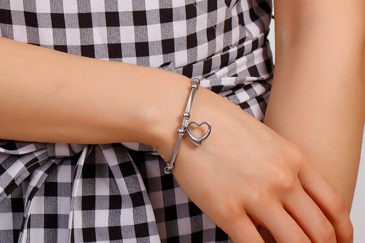 creative titanium steel heart wire open collar bracelet set wholesale Nihaojewelry