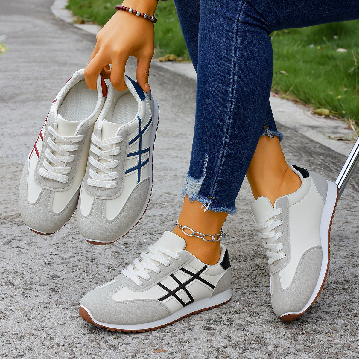 2026 nueva primavera de zapatos de entrenamiento de suela gruesa de mujer transfronteriza de tamaño transpirable zapatos de carreras deportivos ociosos