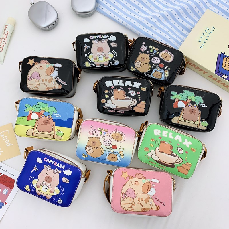 Mochila de animación animada para niños y niñas, bolso de hombro de estilo extranjero, mini capibara, bolso de mochila para niños, nuevo bolso de cambio para niños
