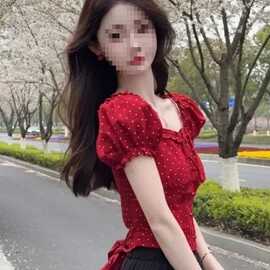 2026甜辣妹红色波点短袖衬衫女设计感超好看修身短款绝美上衣