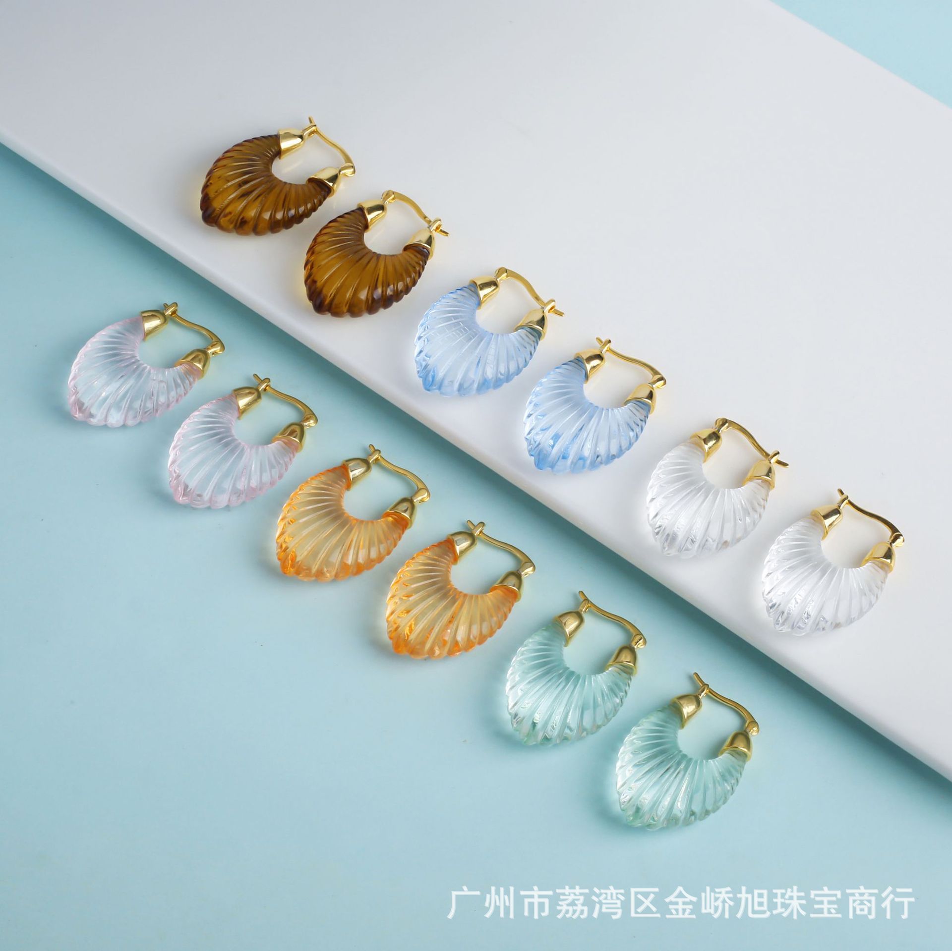 Acrylic New Irregular Curved Transparent Crystal Striped Ear Buckle Women's European and American Cross-border Retro Jewelry Simple