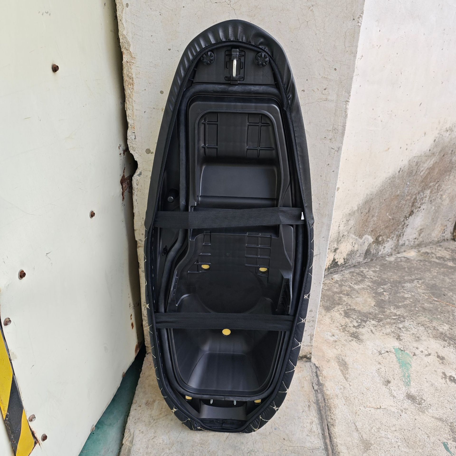 Moshuntong motorcycle sunscreen warm cushion cover is suitable for Honda PCX160/150 motorcycle seat cover