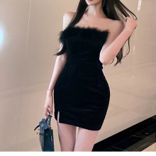 【曜夜黑天鹅】性感修身鸵鸟毛丝绒抹胸裙连衣裙小黑裙女2025秋冬