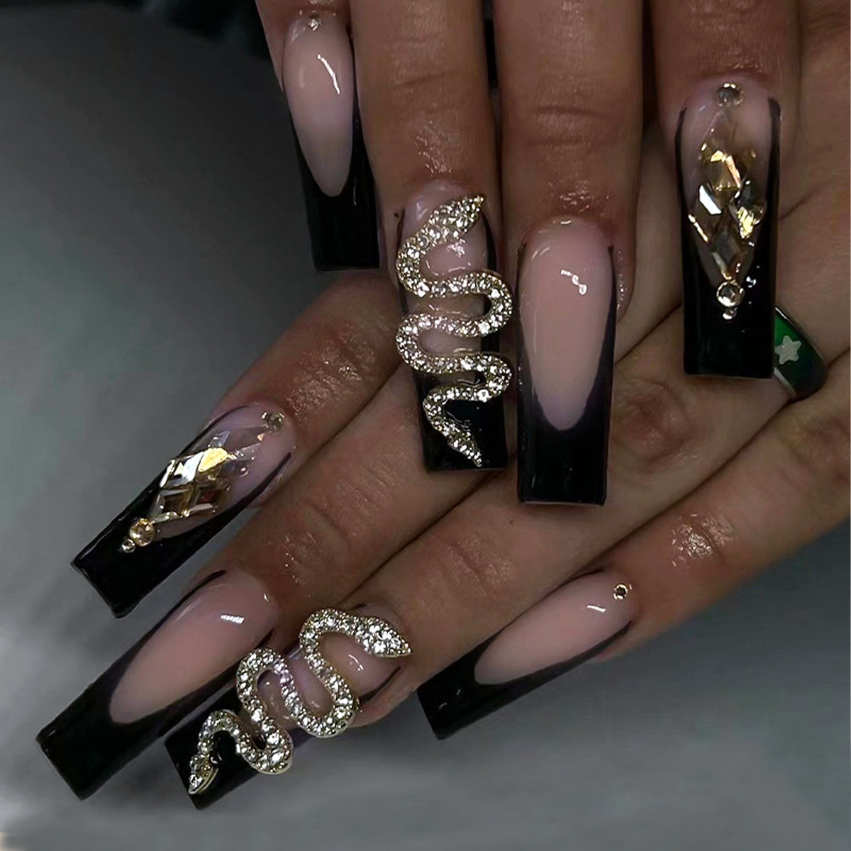 Nail Patches Nail Supplies Elegant Color Block Snake Plastic Nail Patches 1 Set