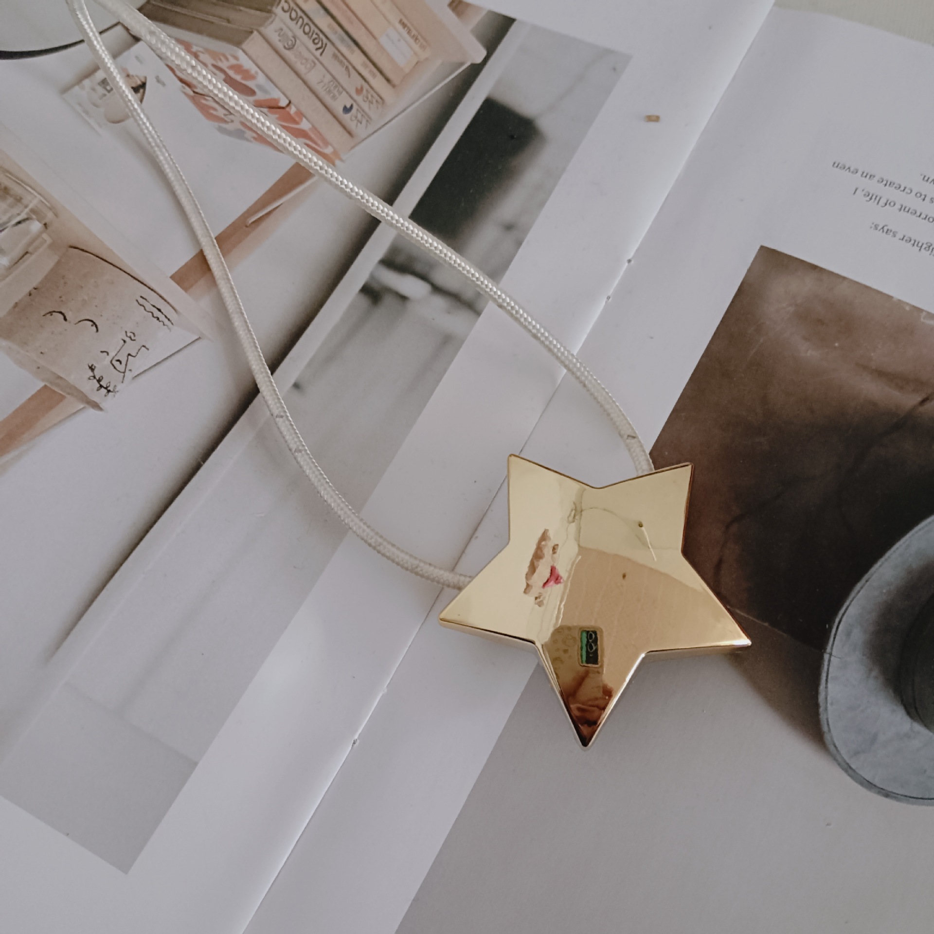 Par de braçadeiras magnéticas para cortinas com estrela_voghion.com