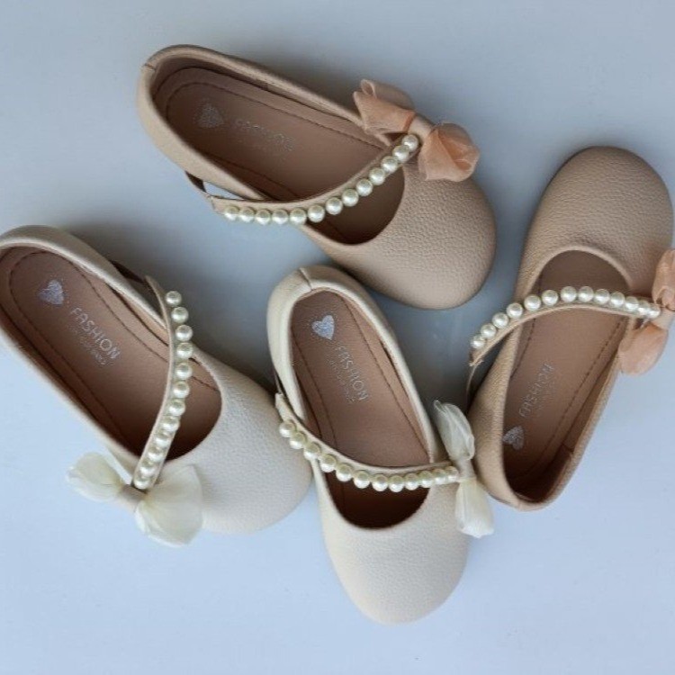 Zapatos de cuero de perlas de niñas 2026 primavera y otoño nuevos zapatos de princesa de moda para niños zapatos de sol suave para niñas