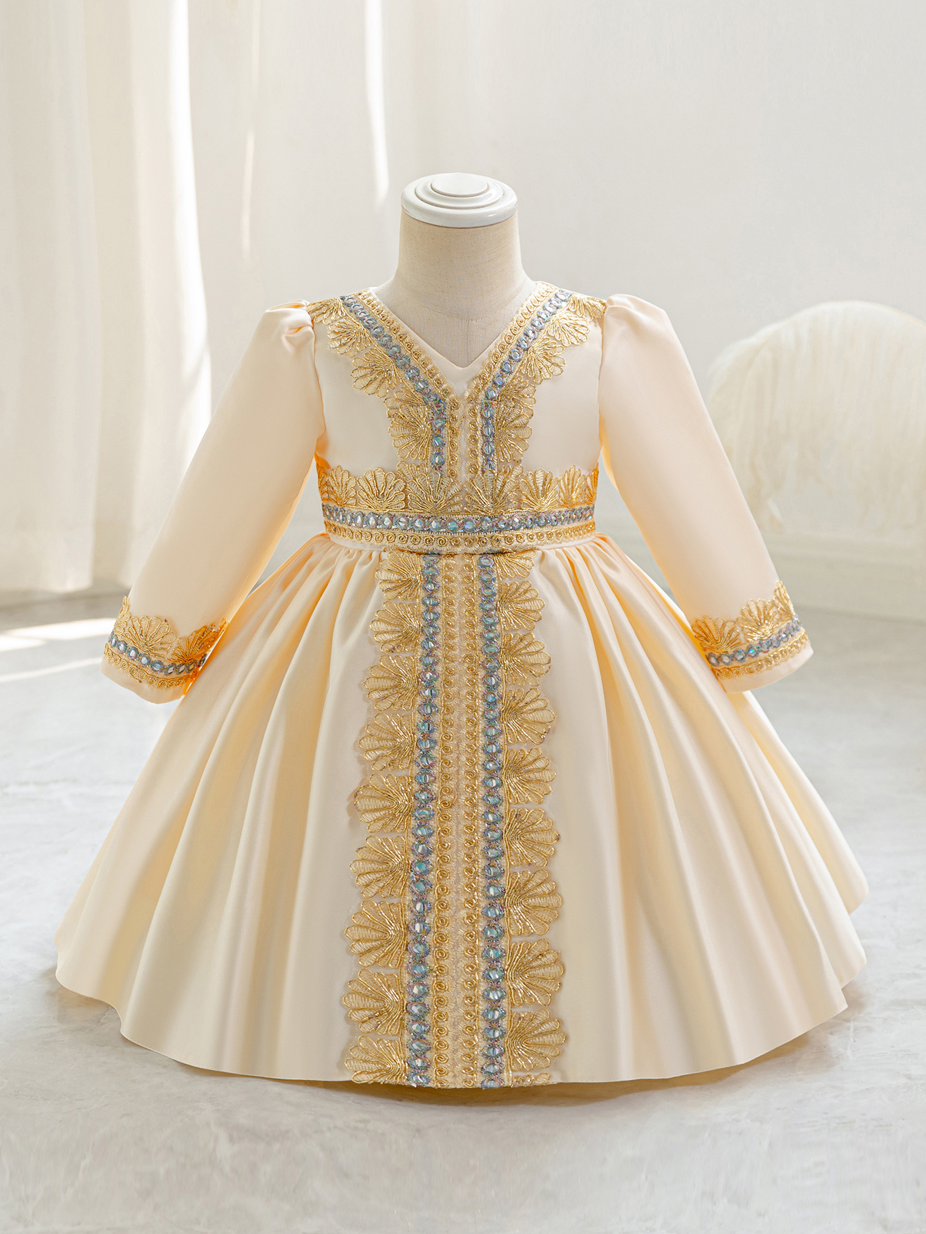 Europa y América comercio exterior vestido de niña vestido de princesa vestido de banquete vestido de noche de mangas largas vestido vestido de impresión floral vestido de espectáculo
