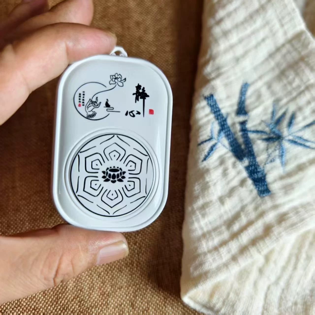 Новый карманный музыкальный плеер-кулон, портативный, с зарядкой, для дома и отдыха, антистресс.