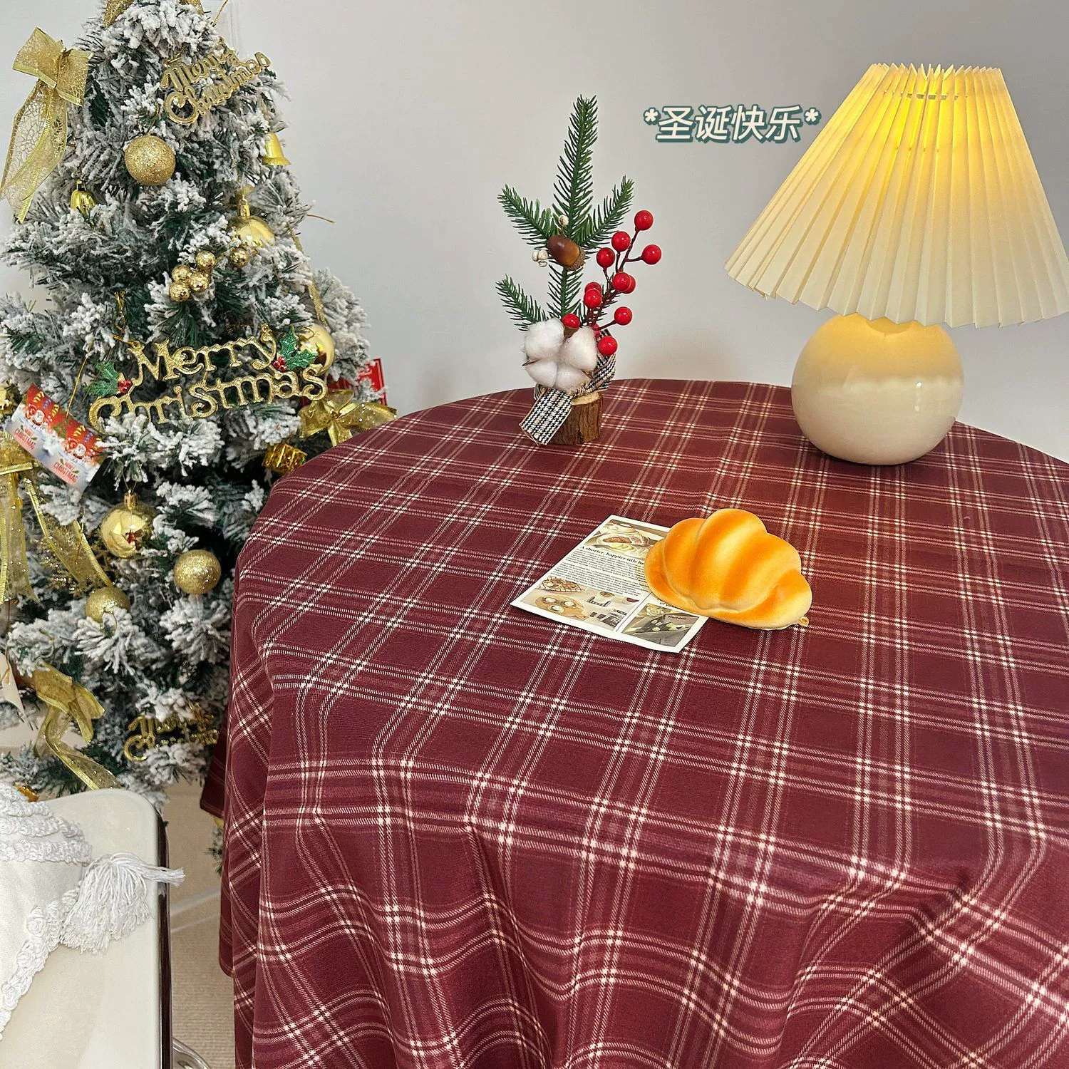Christmas green red retro cloth, style