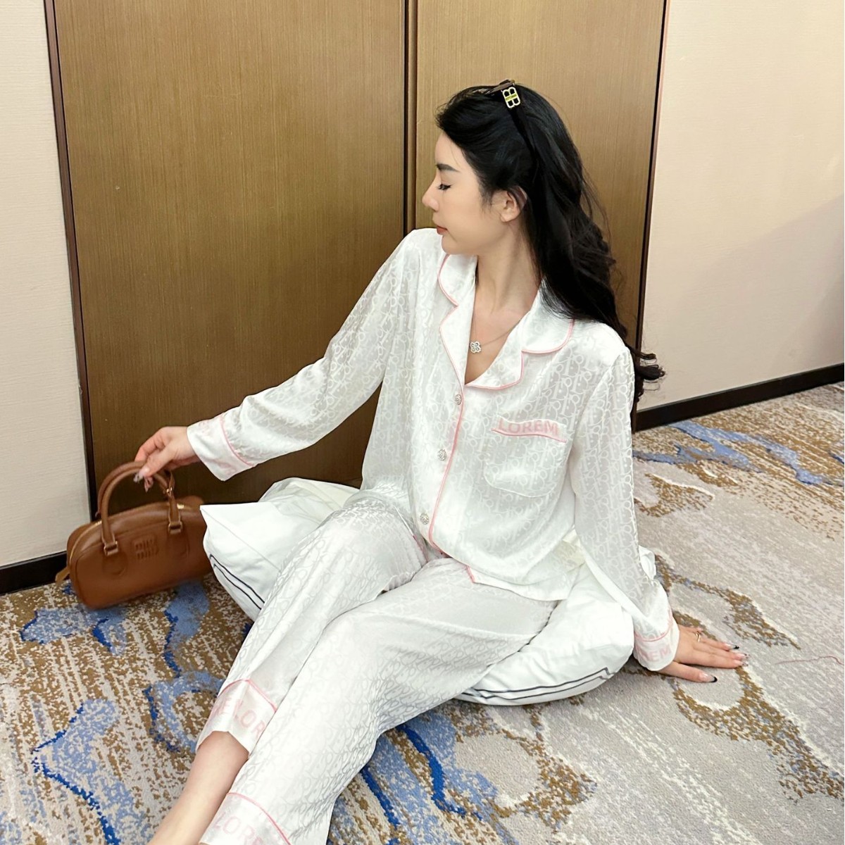 Yase【Chunri Momo】New Ice Silk Long-Sleeved High-End Women's Pajamas, Elegant and High-End Home Clothes