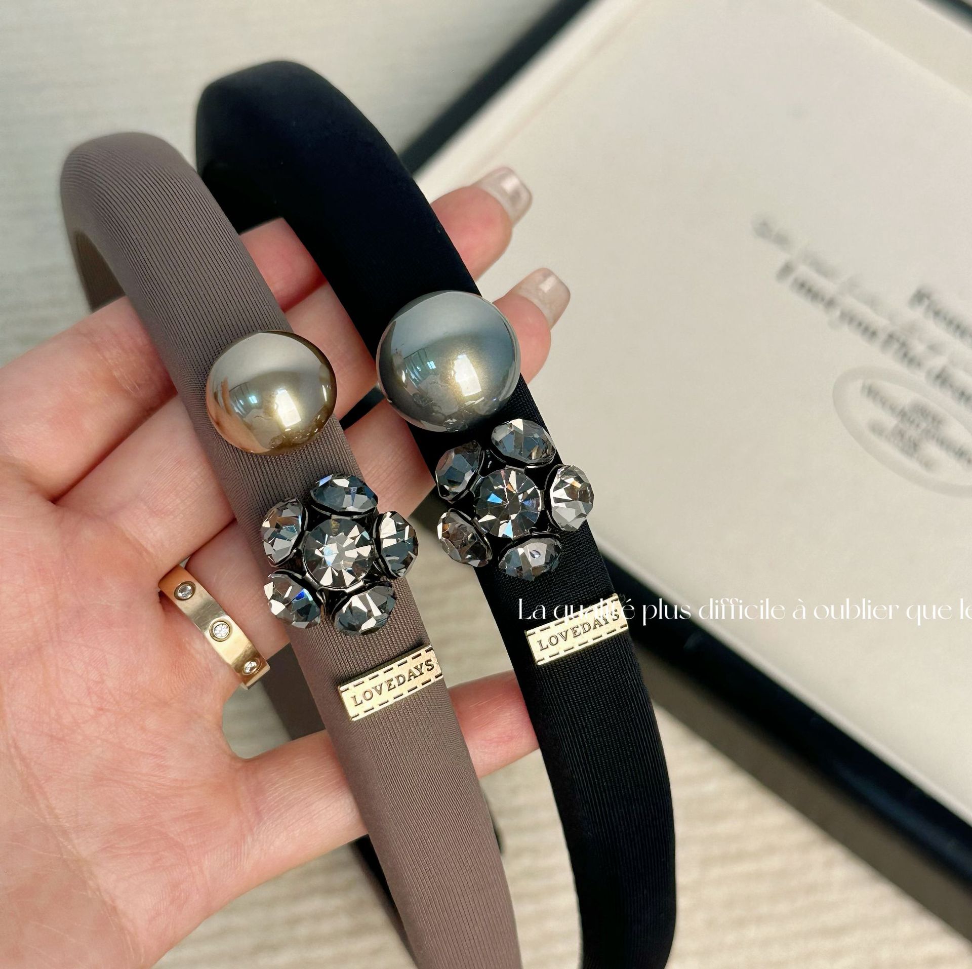 Bandeau en éponge élégant de luxe léger de style français avec diamants incrustés de haute qualité, tête de mort augmentée, pression supérieure, épingle à cheveux fine, nouveaux accessoires pour cheveux_voghion.com