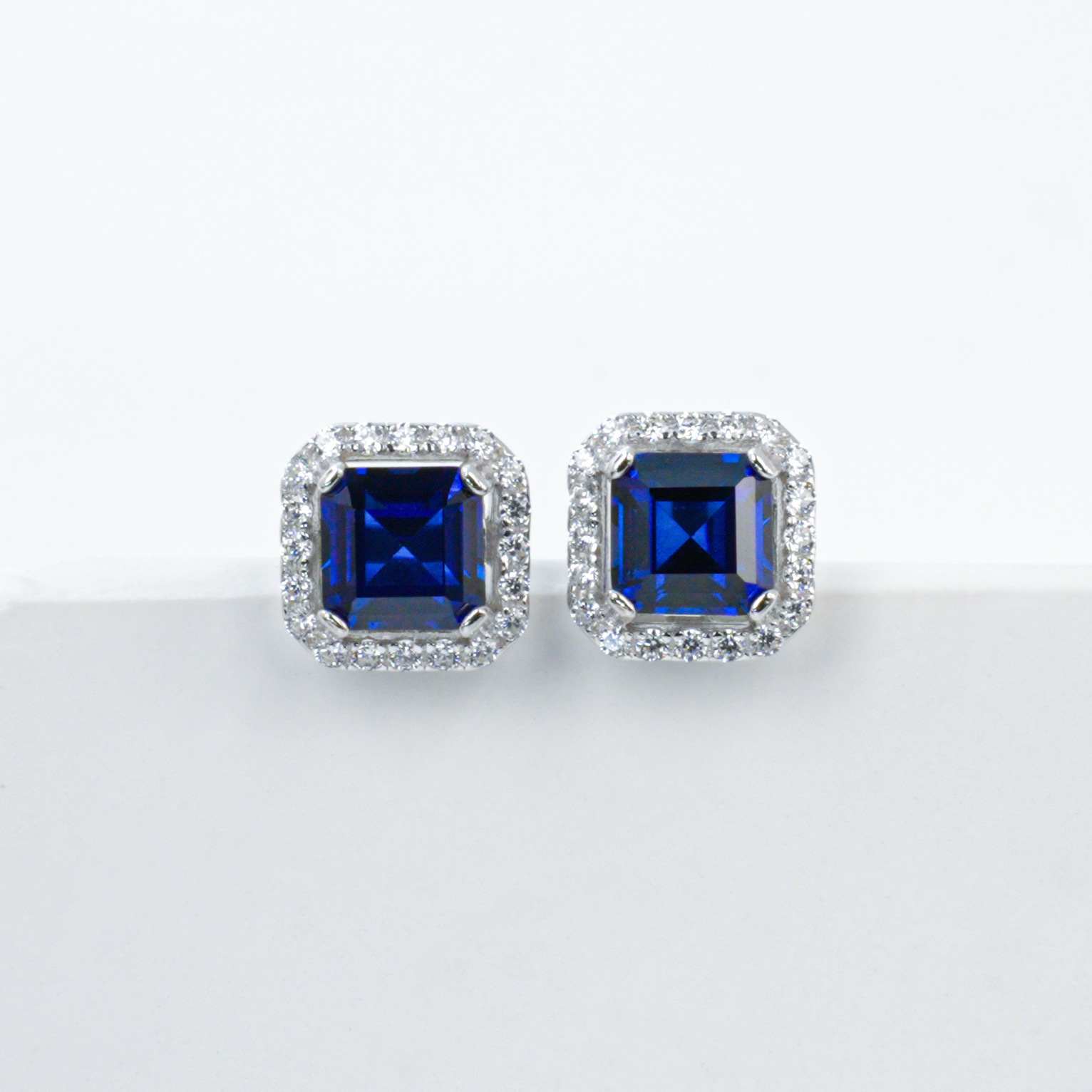 Zhou Yingfu's New Jewelry S925 Silver Cultured Royal Blue Gemstone Inlaid Earrings Luxurious and Exquisite for Weddings