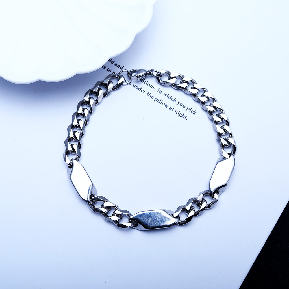Kubanisches Gliederarmband für Herren • Hochwertiger Edelstahl • Wasserdicht & hypoallergen. Klassischer Streetstyle, robust & komfortabel. Symbol des Selbstbewusstseins._voghion.com