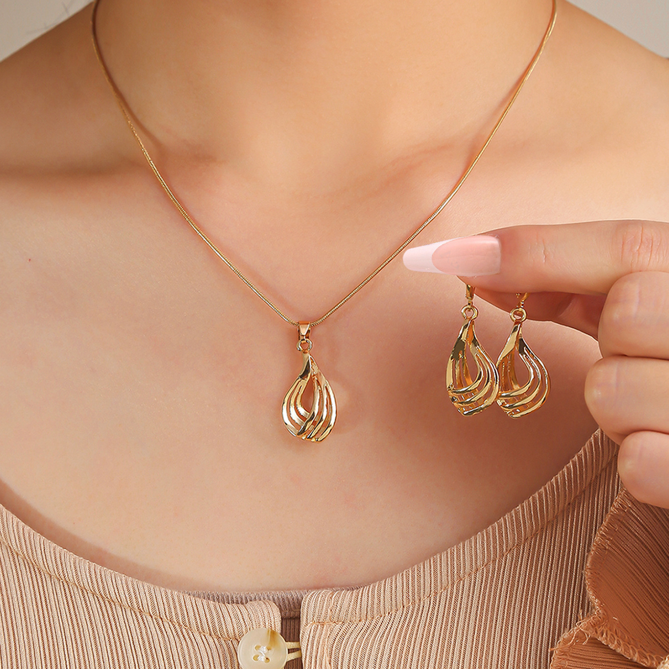 retro fashionable design geometric earrings drop-shaped