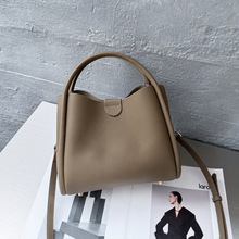 ��Ƥ�߼��������Ů2025�¿�r�д������μ�ˮͰ����ͨ���eб���