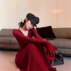 复古红色V领长袖针织连衣裙女秋冬弹力修身宴会礼服气质A字长裙子