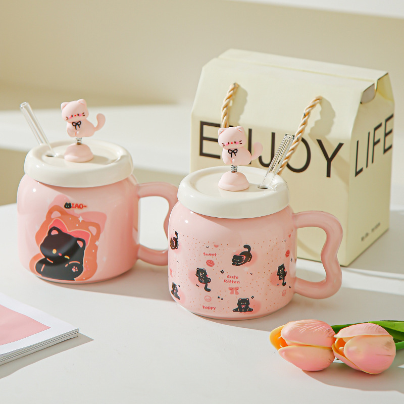 Suave y lindo gato cerámico taza de paja de dibujos animados taza de oficina femenina de alto valor con taza de pareja doméstica cubierta