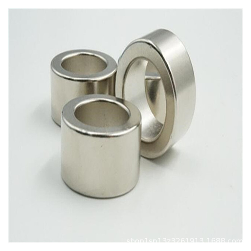 厂家供应钕铁硼磁铁圆形沉孔磁铁带孔强磁