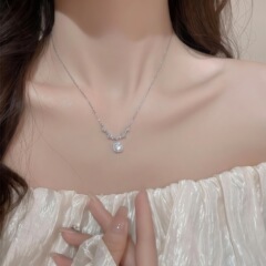 s925 スターリングシルバースーパーフラッシュシュガーキューブジルコンネックレス女性のためのライト高級絶妙なニッチデザインスクエアダイヤモンド鎖骨チェーン