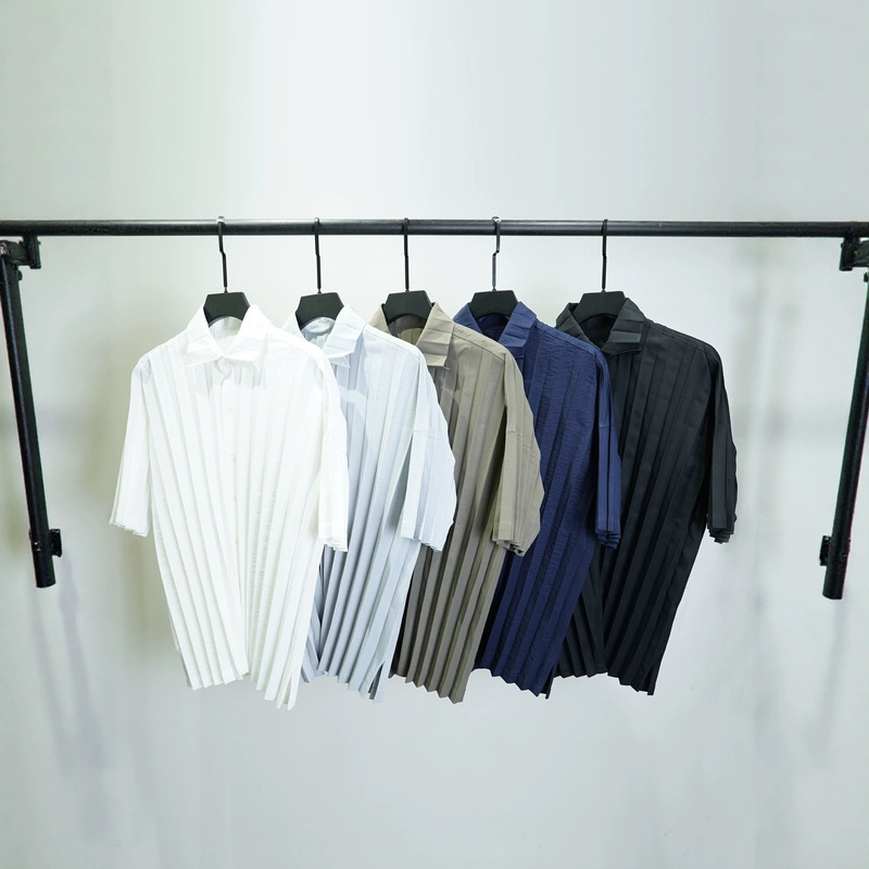 Non-Miyake Men's Summer Cross-Border Pleated Shirt with a Turn-Down Collar, Niche Designer Short-Sleeve Shirt Non-Miyake Men's Summer Cross-Border Pleated Shirt with a Turn-Down Collar, Niche Designer Short-Sleeve Shirt