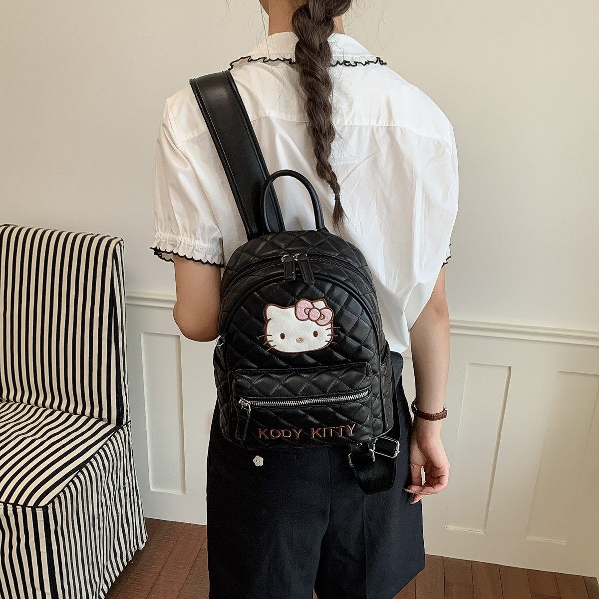 Liebre mochila de estudiantes coreana 2026 mochila popular femenina de dibujos animados versátil nuevo estilo de viento de gran capacidad para viajar a la niña