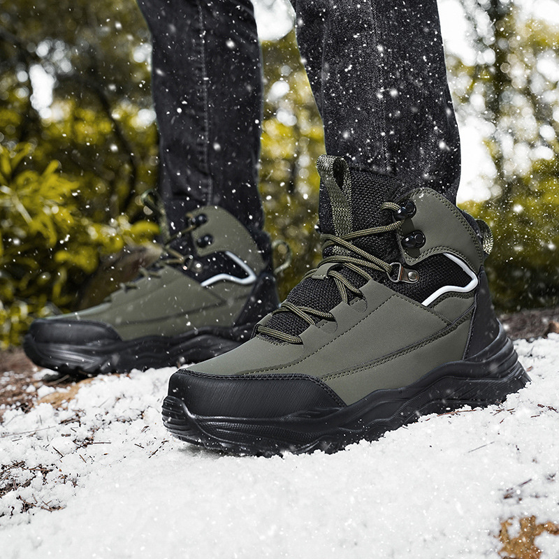 2024 nuevos zapatos de algodón de invierno gruesos de suela grande para hombres botas de nieve gruesas transpirables al aire libre impermeables zapatos de montaña transfronterizos