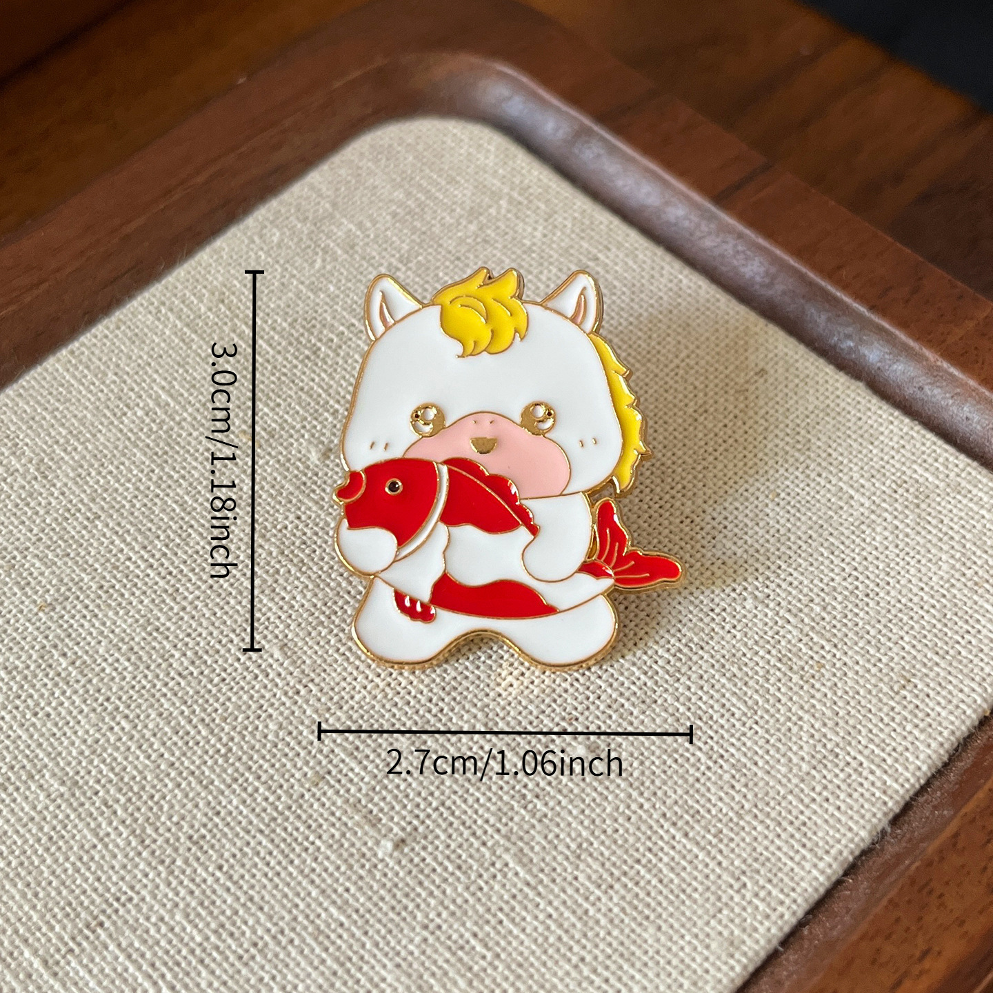 Nueva 2026 insignia del año del caballo, mascota de la marea nacional, ropa encantadora, broche, bolsos, accesorios, regalos de Año Nuevo