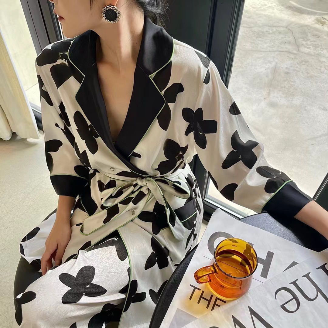 mmexport1705641808653