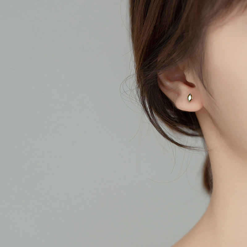 Hypoallergenic Titanium Sleep Stud Earrings For Comfortable Wear_voghion.com
