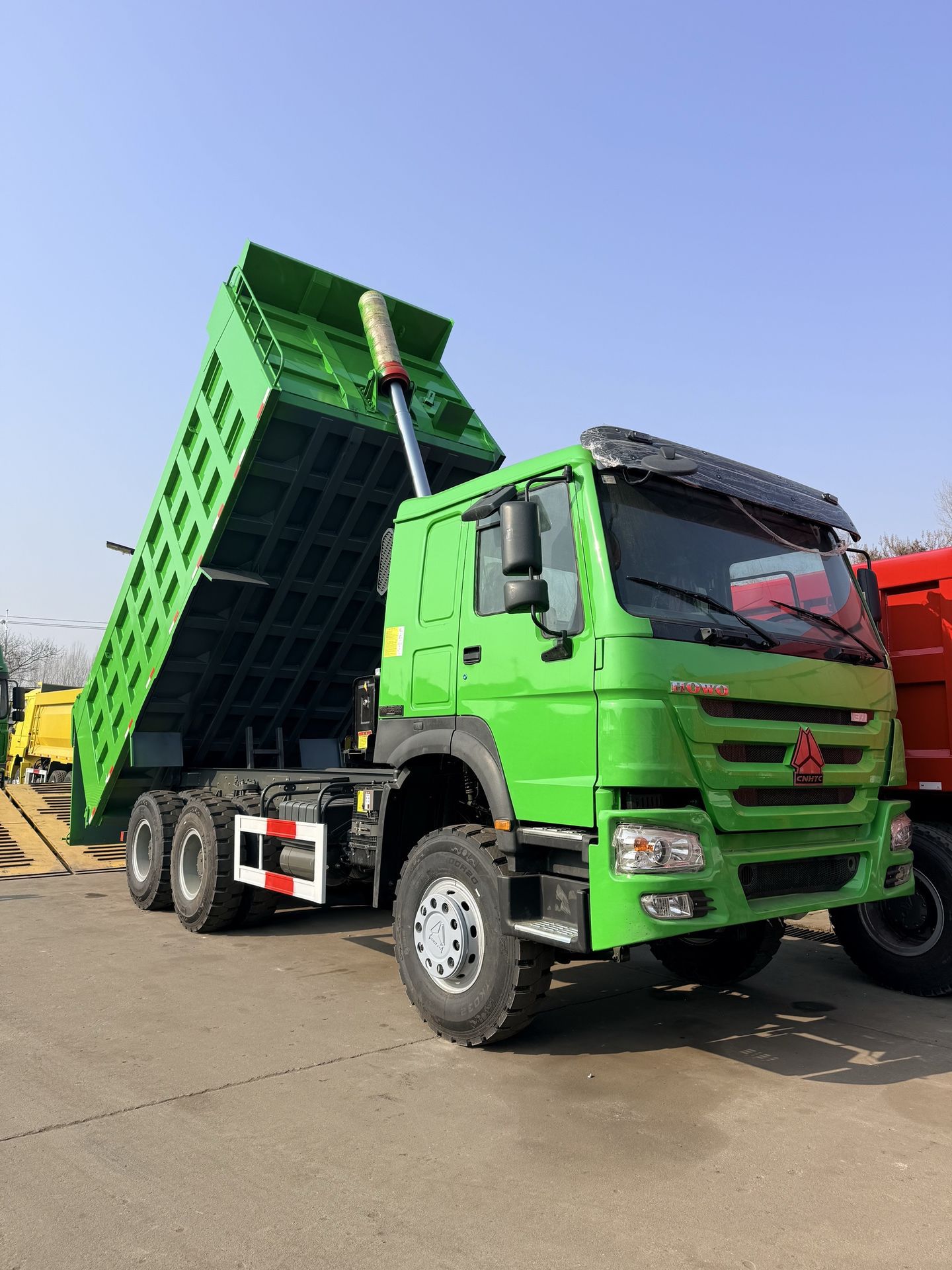 Directly supplied by the manufacturer, HOWO Heavy Truck 6x4 dump truck for construction and soil transport is available for export