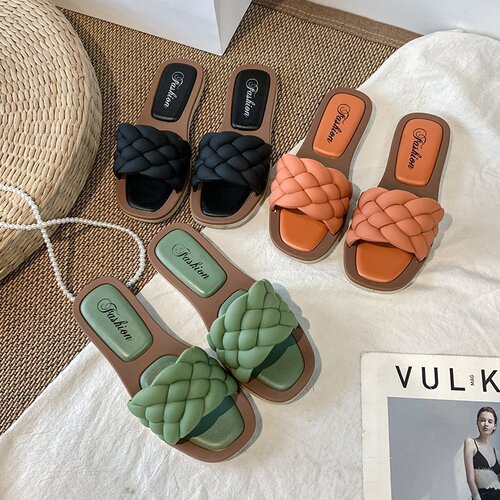 Sandals for women for summer season  versatile lightweight Korean style flat sandals for women non-slip wholesale