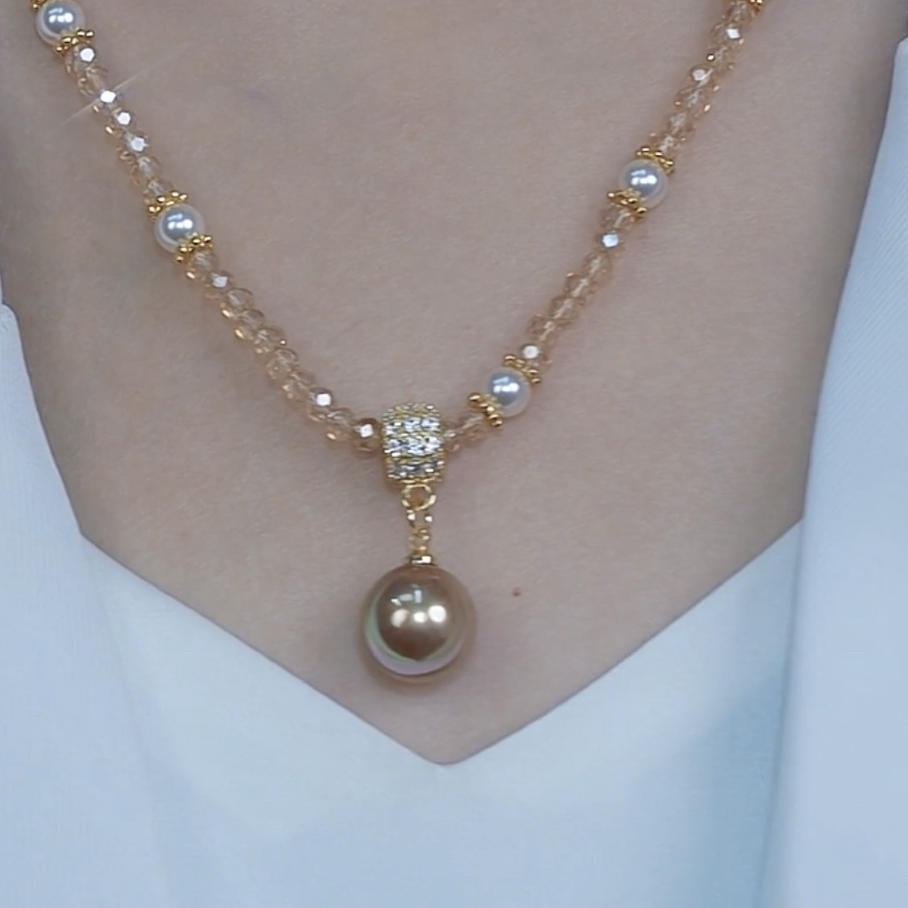 复制_法式时尚水晶珍珠项链女轻奢百搭小众设计感.jpg