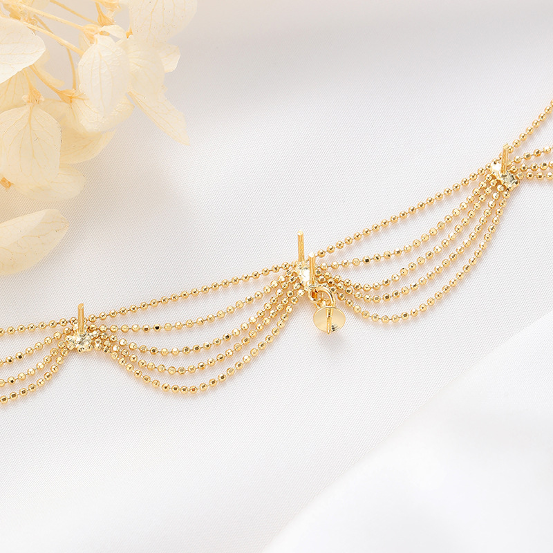 Colar de pérolas de luxo com fecho magnético para mulheres. Hipoalergênico, delicado e elegante, este colar choker foi projetado para conforto e confiança. A pérola, tendência europeia de 2026._voghion.com