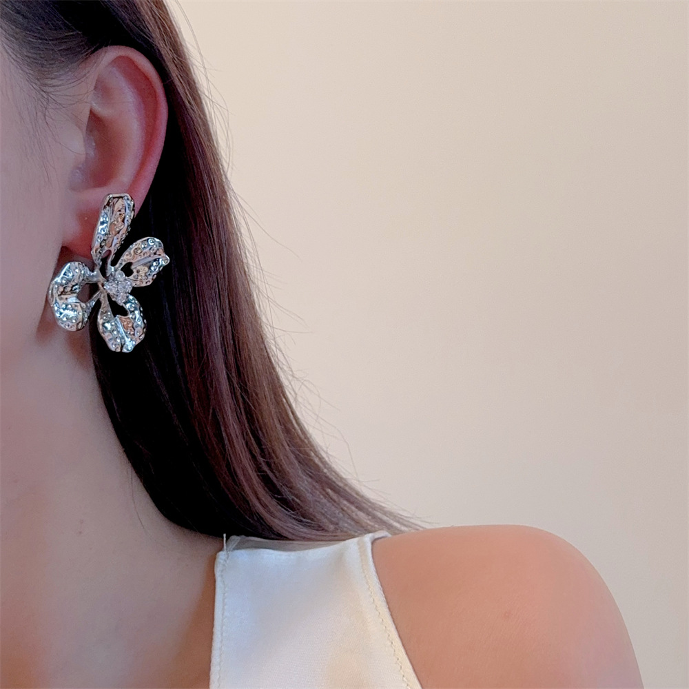 Alloy Material 1 Pair Exaggerated Sweet Flower Plating Alloy Ear Studs
