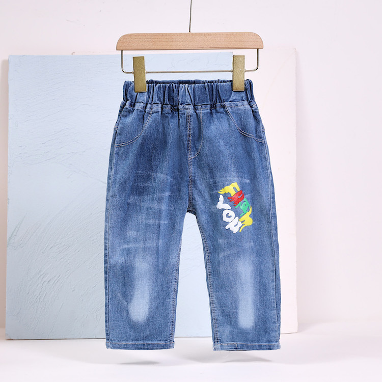 男の子のデニムの7分のズボンの夏の薄いタイプの子供の半ズボンの子供の中でズボンの中で大きい子供の男の子のズボンのファッションは代行します。|undefined