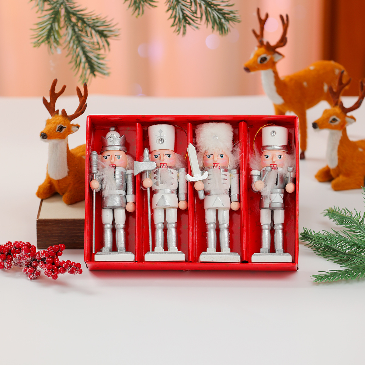 Nuevos adornos de madera de nogal soldado transfronterizos, adornos de Navidad, pequeños regalos, adornos de Navidad, adornos de escritorio de ventana image 11