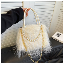 跨境批发秋冬时尚单肩包斜跨包仿火鸡毛女包手提珍珠流苏毛绒方包