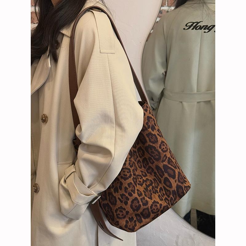 Retro Matte Suede Underarm Bucket Bag For Women, Large Capacity Leopard Print Shoulder Crossbody Bag, Niche Commuter Mother-Daughter Bag Set - Thumbnail 3