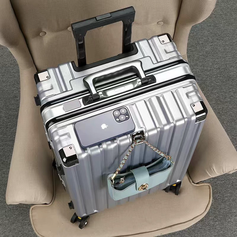 Suitcase universal, hardshell 20–28 in, wheels, explosion‑proof zipper and USB option