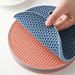 シリコン断熱マット、極厚滑り止めポットマット、火傷防止ハニカムラウンド厚みのある高温耐性プレースマット、家庭用滑り止め