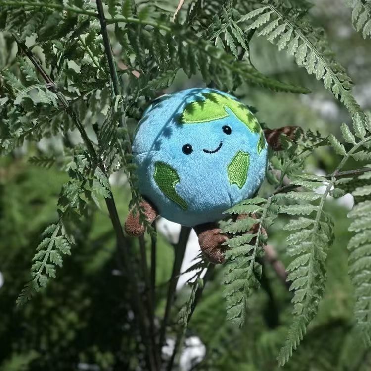 A Small Earth Pendant Doll Liu Yuning's Same Backpack Pendant Cute Earth Plush Toy Girl Gift A Small Earth Pendant Doll Liu Yuning's Same Backpack Pendant Cute Earth Plush Toy Girl Gift