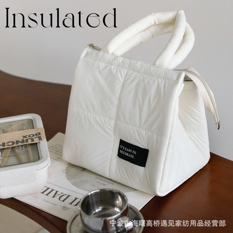 綿毛保温弁当箱袋に出会いました。