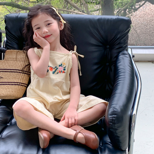 Girls jumpsuit embroidered suspenders jumpsuit one-piece pants 24 summer clothes new foreign trade children's clothing drop shipping 3-8 years old